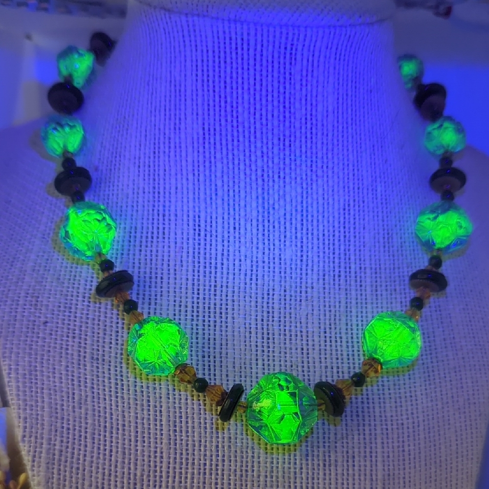 ⭐Uranium Necklace